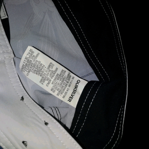 Quiksilver Boardshorts 32 NWOT - Picture 14 of 16